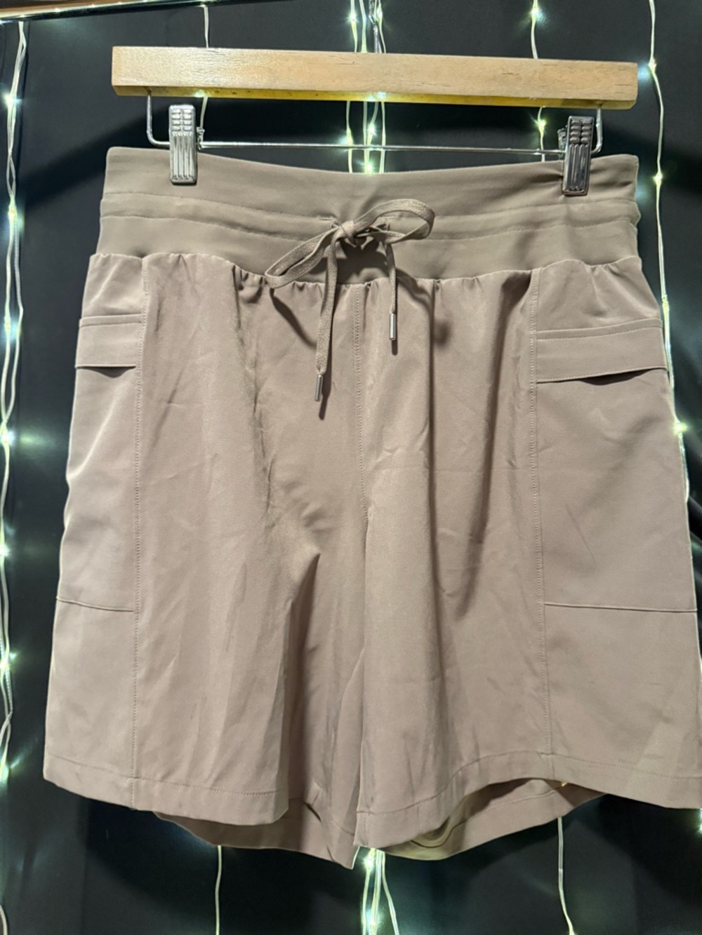 52. NWT CALIA by Carrie Underwood Taupe High-Waist Drawstring Cargo Shorts